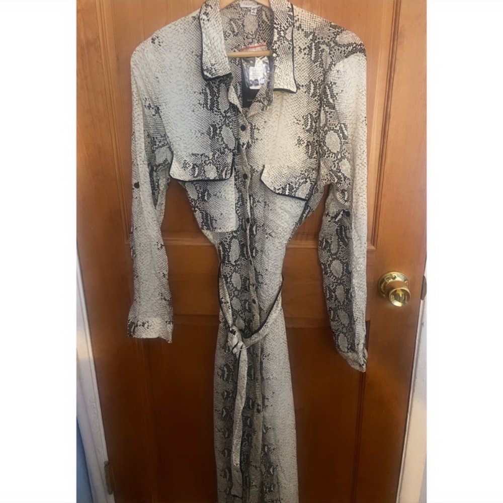 Snake design color dress by fashion nova